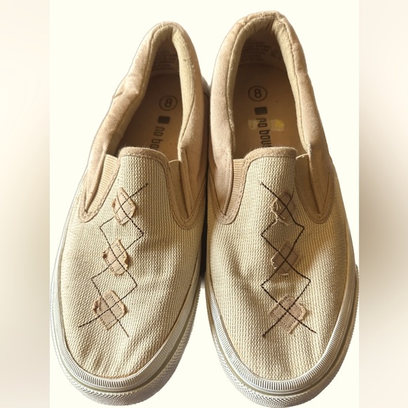 Canvas loafer by No Boundaries - Picture 6 of 6